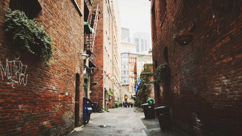 Forex trading platform showing moving averages and indicators